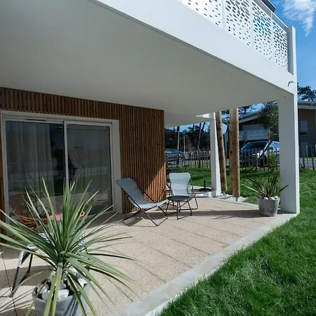 Babaia Et Jardin Les Bourdaines 3 アパート *