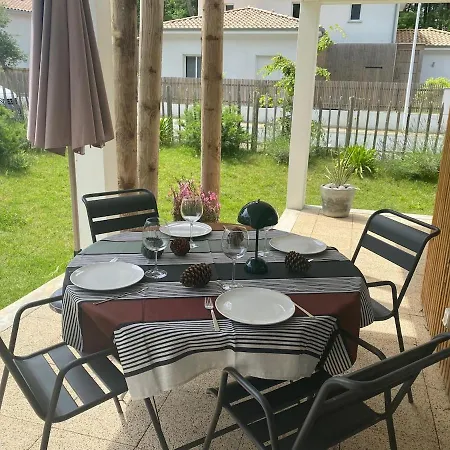 Babaia Et Jardin Les Bourdaines 3 *