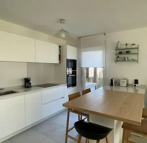 Superbe Neuf, 2 Terrasses , Jardin